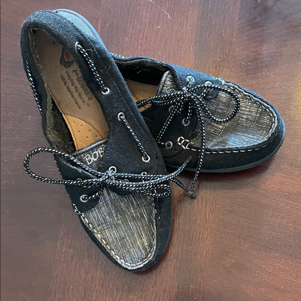 Skechers BOBS Black and Silver Boat Shoes Sz 7